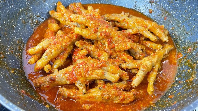 Cara Membuat Ceker Ayam Mercon Empuk, Pedas, dan Nikmat
